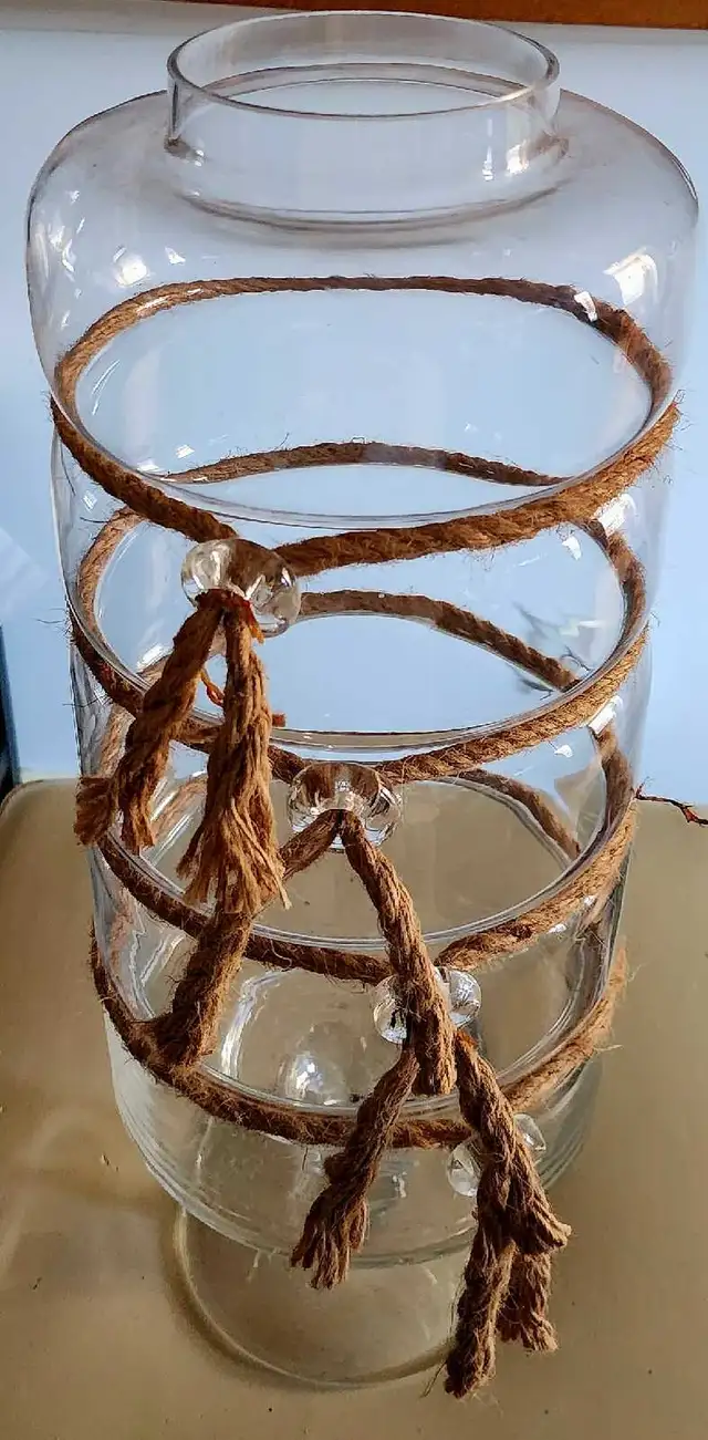 Glass Vase in Home Décor & Accents in Calgary - Image 2
