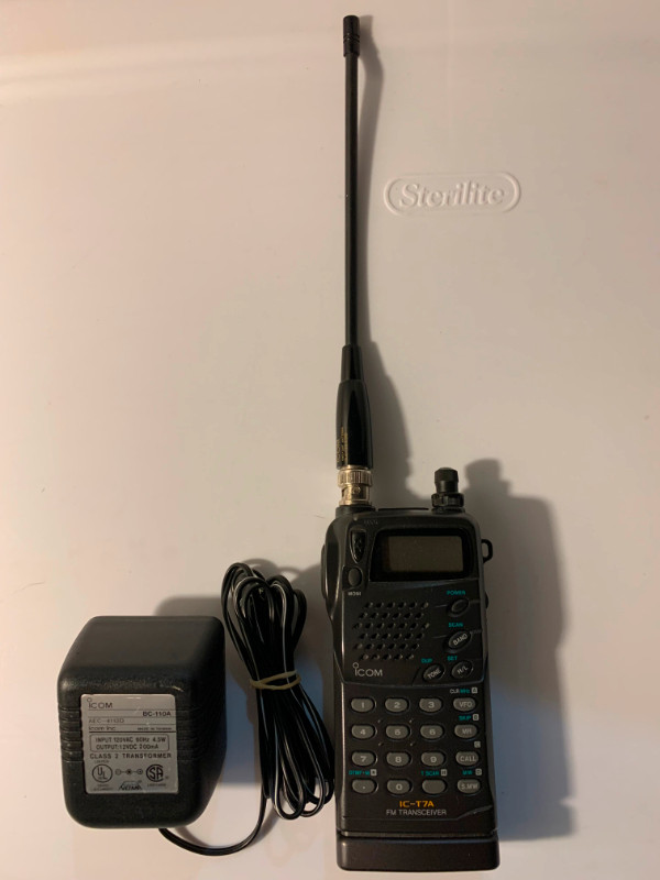 Icom Dual Band Handheld FM Ham Radio Transceiver IC-T7A in General Electronics in Mississauga / Peel Region - Image 2