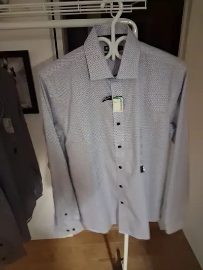 Chemises pour homme (Simons 31), neuves de taille médium, View more