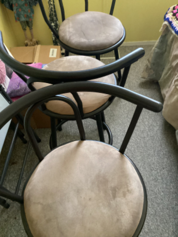 Bar stools for sale in Dining Tables & Sets in Penticton - Image 2