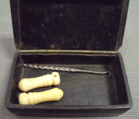 ANTIQUE CASE, BOBBINS AND LACE TOOL