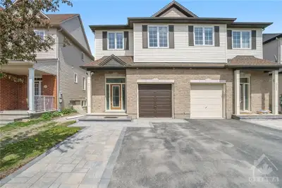 Private 1 bedroom available in a clean townhouse located in a quiet and vibrant Barrhaven neighborho...