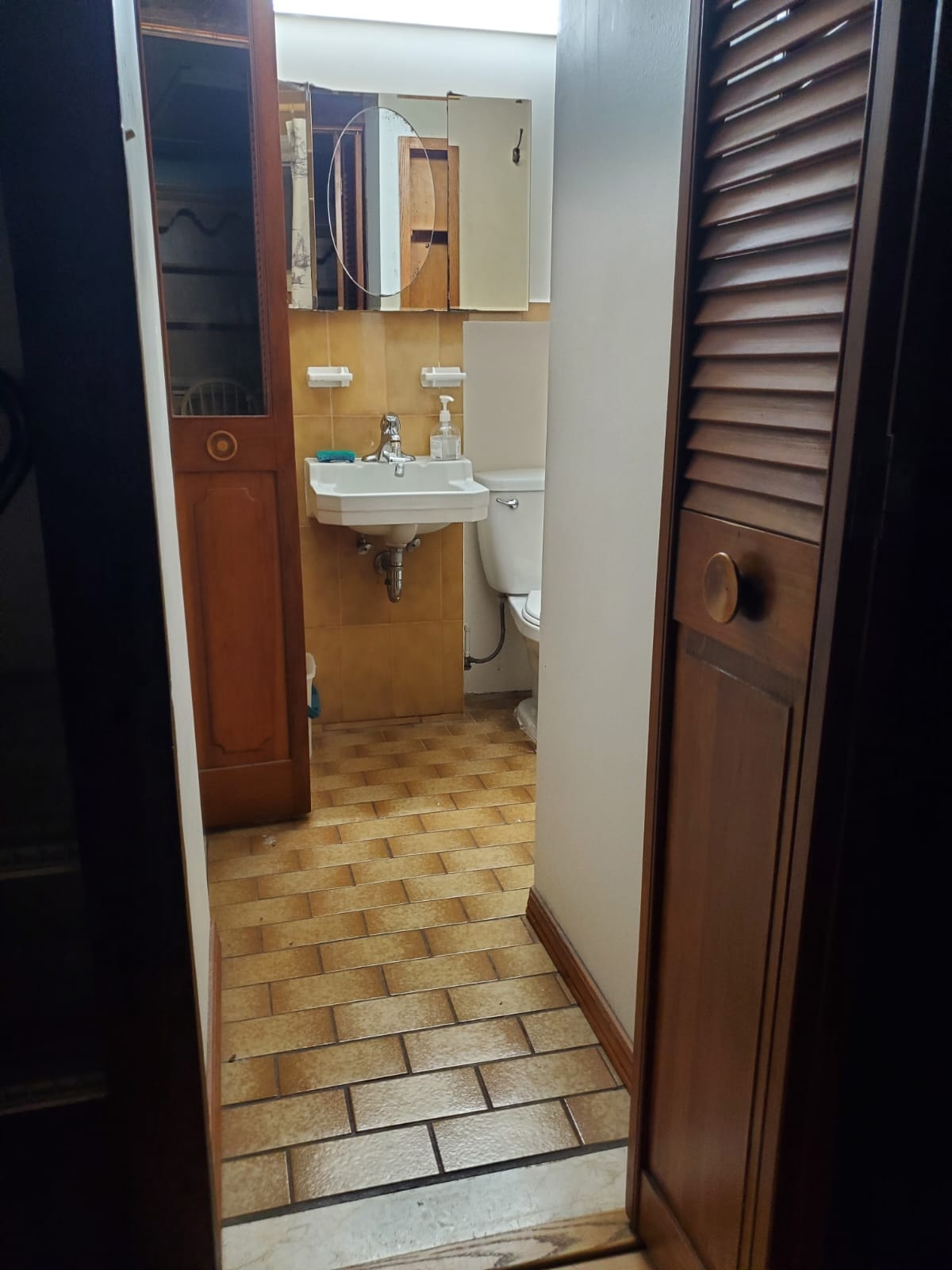 Joli 2 1/2 très propre, style loft à loyer — photo 2
