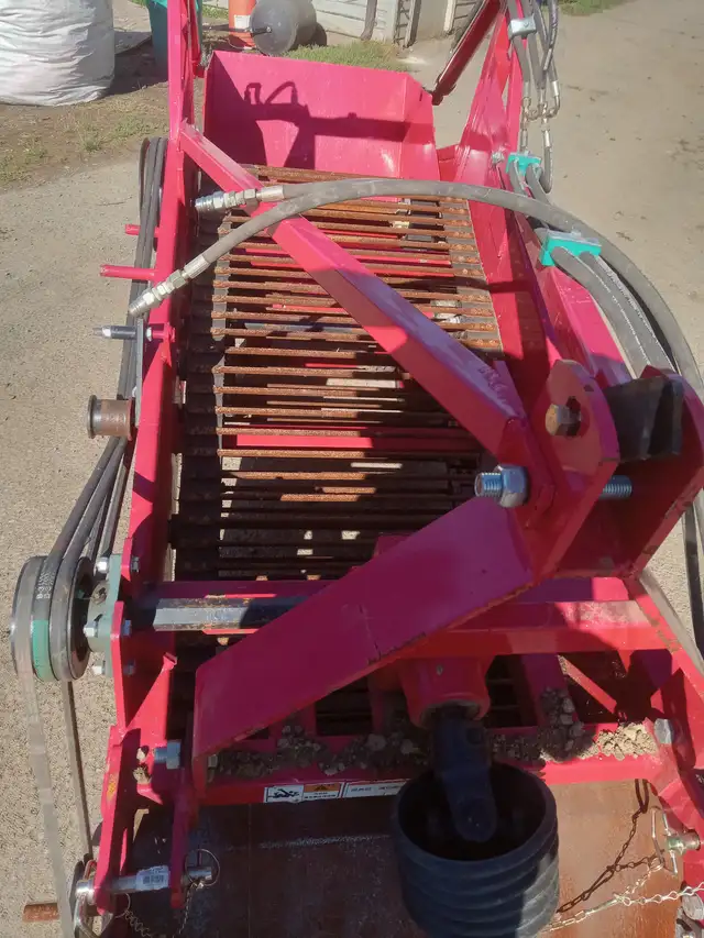 Stone Picker586918723899904005