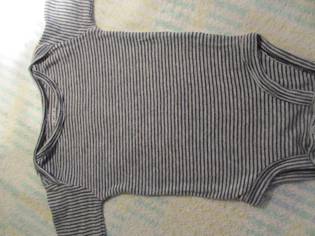 Cache-Couche manches longues ligné taille nouveau-né (C128) dans Vêtements - 0 à 3 mois  à Ville de Montréal - Image 2