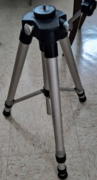 Adjustable Lite Weight Tripod with Crank 