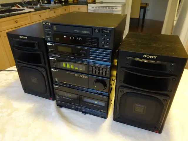 Sony FH-808R five components vintage(1988)mini system for sale in Stereo Systems & Home Theatre in Markham / York Region - Image 10