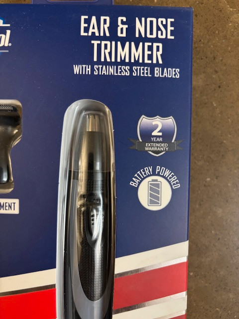 Barbasol Ear & Nose Trimmer with Foil Attachment Battery Powered in Health & Special Needs in Barrie - Image 4