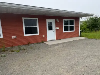 Private 2 bedroom 1 bathroom Duplex within walking distance to Coast Guard College and Peters Field...