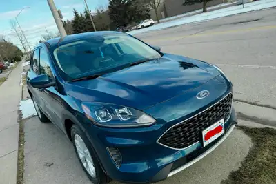 2020 Ford Escape SE AWD - Clean & Ready to Go Selling 2020 Ford Escape SE AWD in excellent condition...
