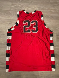 Chicago bulls 23 Micheal Jordan jersey XXL