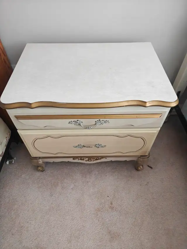 ★★3 PIECES SOLID WOOD DESK & SINGLE BED SET★★ in Beds & Mattresses in Delta/Surrey/Langley - Image 5