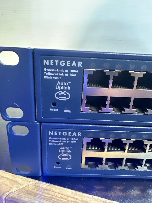 Netgear Prosafe 10/100 switch with 2 gigabit ports & Fibre  in Networking in City of Toronto - Image 2