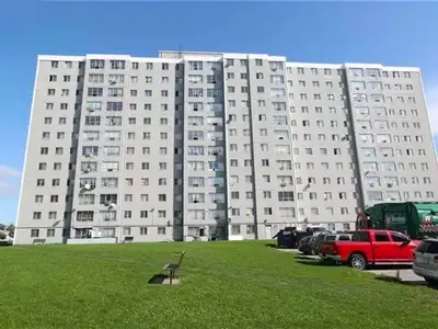 2 bedroom condo apartment available for rent 700-799 square feet In suite laundry Available after 15...
