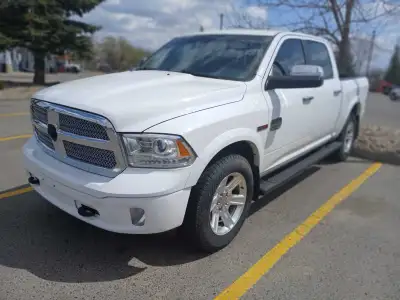 For sale is this very clean long horn 2015 eco diesel 3.0L pickup , it has 328*** km on it and runs...