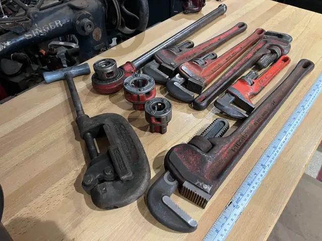 Ridgid Plumber's tools, pipe wrenches, pipe cutter pipe threader in Hand Tools in North Bay - Image 2