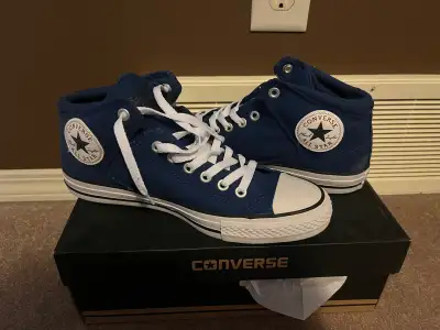selling these brand new, never worn blue Converse Chuck Taylor high-top sneakers in size 8.5 US Men'...