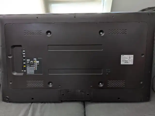 Samsung 55" 1080p LED HDTV - USED, Great Condition in General Electronics in City of Toronto - Image 4