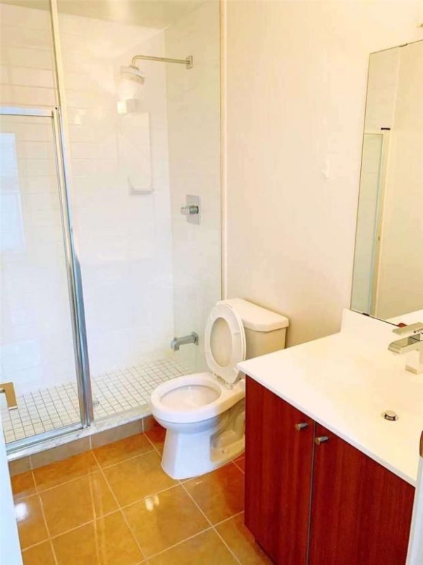 Toronto North York yongefinch 2B2B, master room rent, Female Room