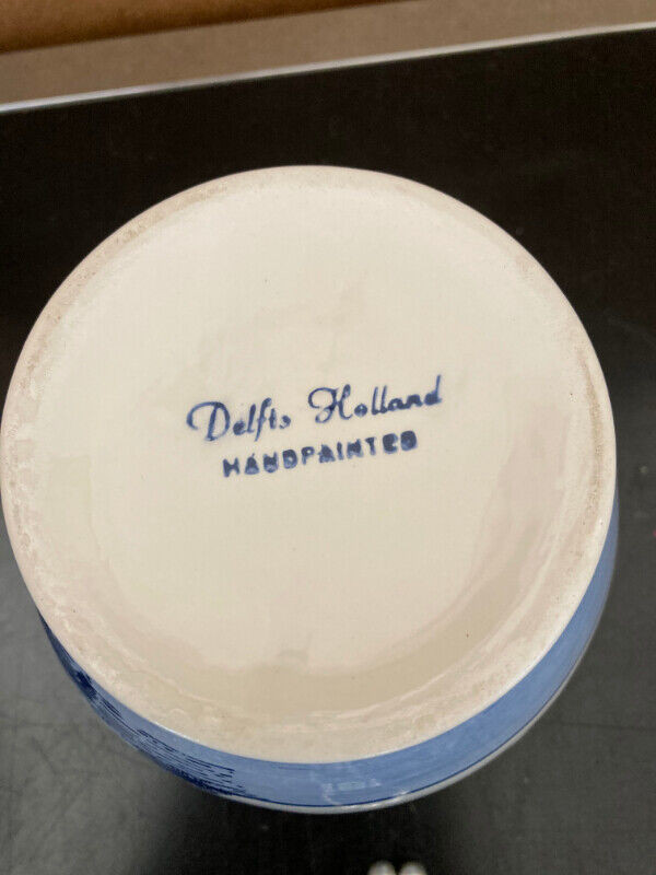 Dutch Delft Blue Pottery in Arts & Collectibles in Red Deer - Image 2