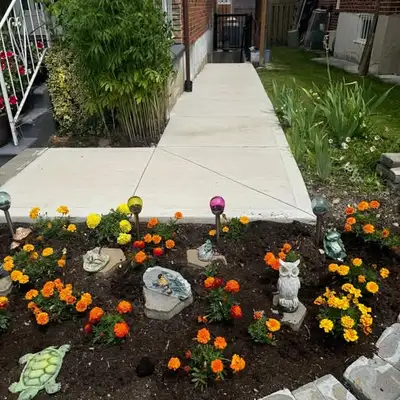 Beautiful / Huge Basement Studio Apartment (550 sq ft) in Scarborough. Part of a beautiful, unique d...