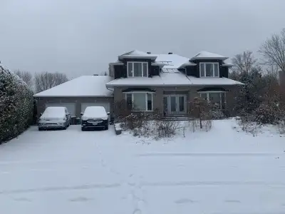 - Private house to share. Few minutes from Alonzo bridge, pharmacist , convenience stores, grocery s...