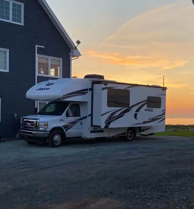 For sale Jayco Redhawk Class C gas motorhome 26M 2022 It has only 19,365 miles. There is a 25,000 kl...