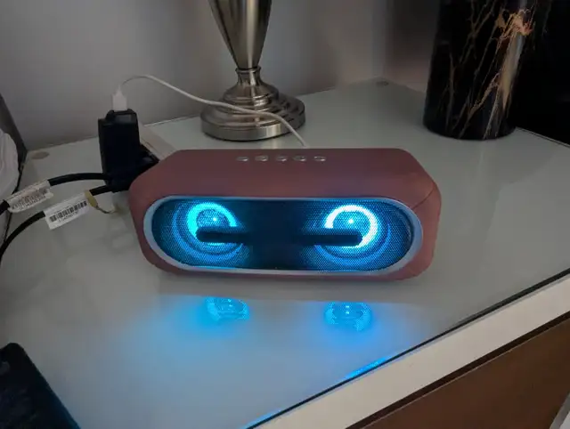 Bluetooth Speaker FM Radio535274774406123521