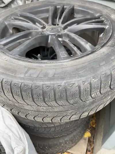 Full set of 4 Michelin 225/55/R17 Michelin winter tires with about 70% tread remaining, mounted on 1...