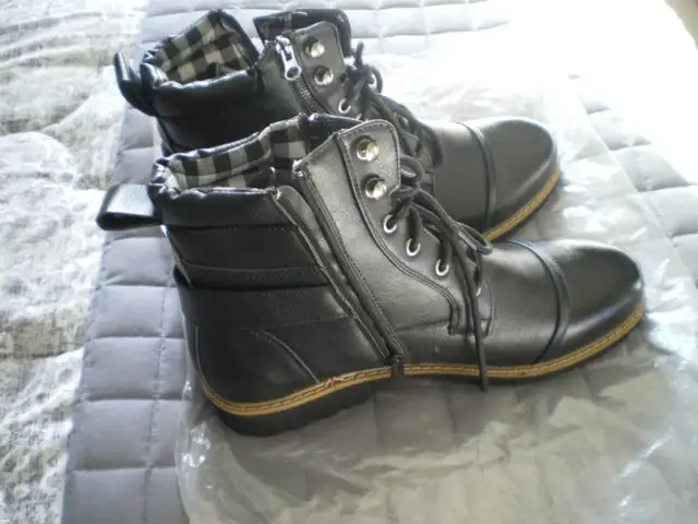Men's Lined Boots with Two Zippers