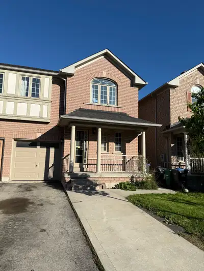 House For Rent in Brampton