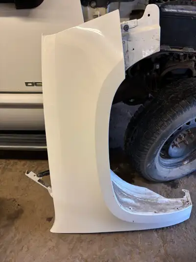 I have a rust free passenger side fender, for a 2007-2013 GMC Yukon/Yukon Denali, its white in color...