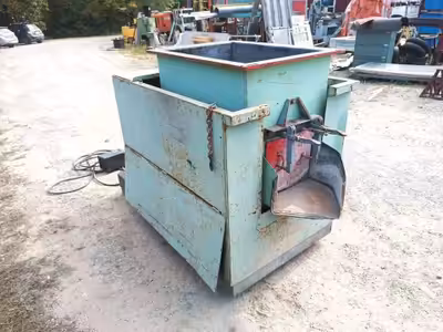Large Vibratory Finisher Polisher. 240v single phase. Tub size is 33" x 23" x 30" deep. Weights abou...