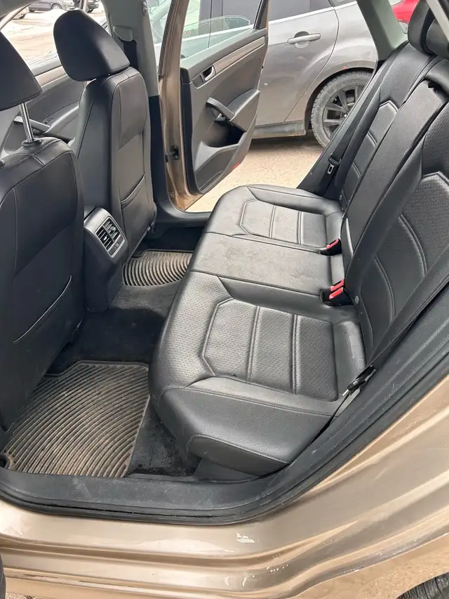 2015 VW Passat TDI 2.0L in Cars & Trucks in Calgary - Image 10