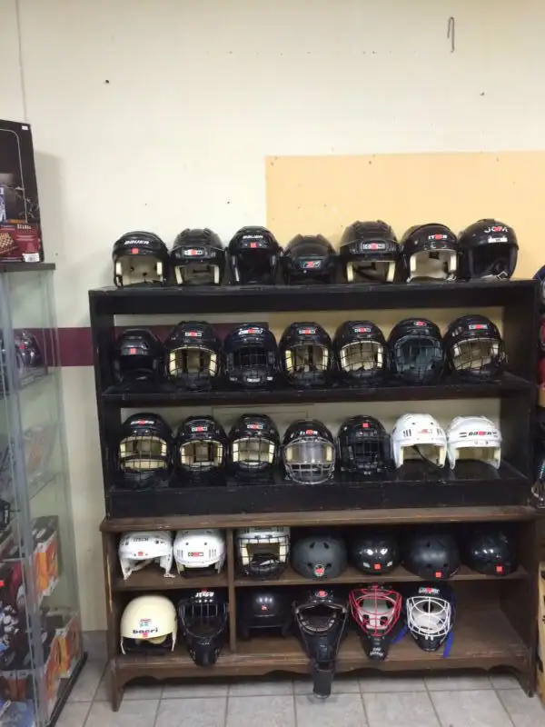 Hockey skates and equipment for sale in Hockey in Kingston - Image 3