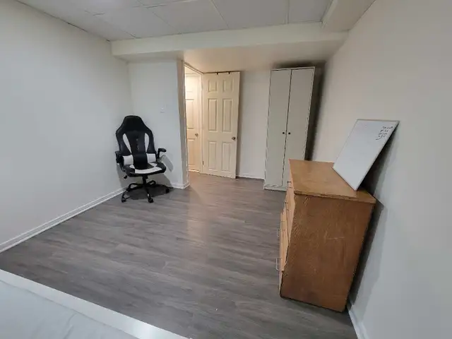 Private Room for Rent in Room Rentals & Roommates in Oshawa / Durham Region - Image 7