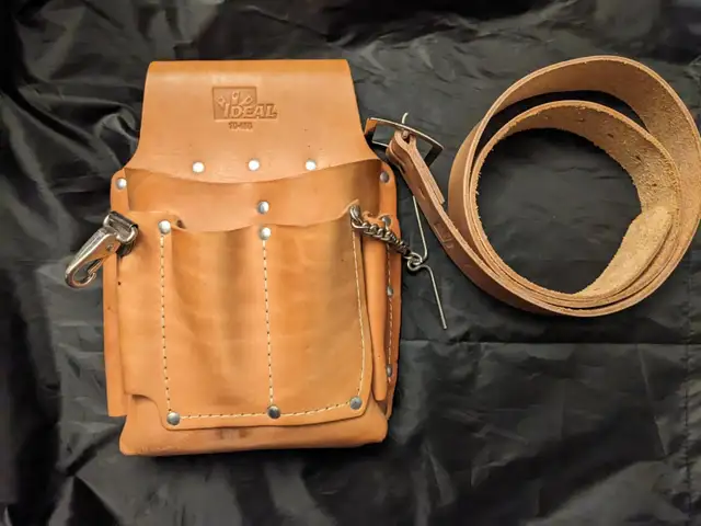 Ideal Industries Leather Electrician's Tool Pouch & Belt in Hand Tools in Oshawa / Durham Region - Image 2