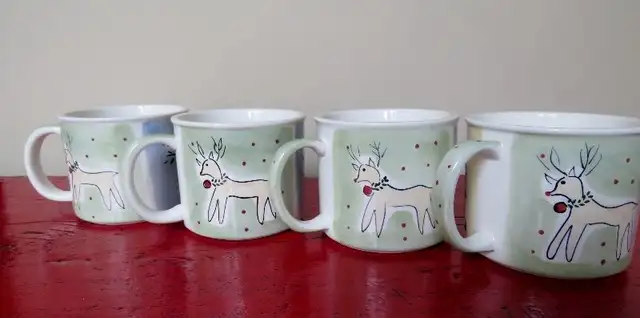 Christmas Tableware and Porcelain Items: Christmas Mugs + More