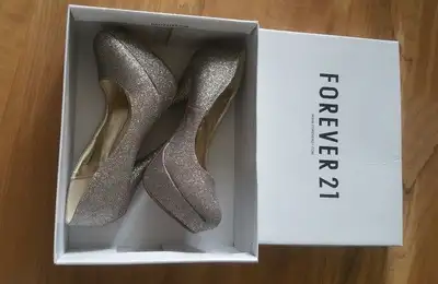 Forever 21 - Brand new very fashion and pretty women shoes, View more