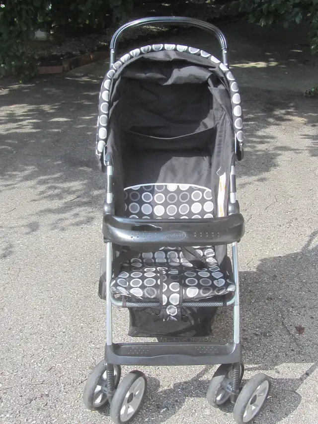 Cosco Lightweight Basic Stroller456524872182681601