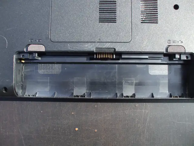 Ordinateur Portable Toshiba / Toshiba Lap Top Computer in Laptops in West Island - Image 5