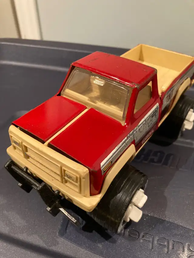 Pressed Metal Tonka Truck 1980s in Toys & Games in Oshawa / Durham Region - Image 3