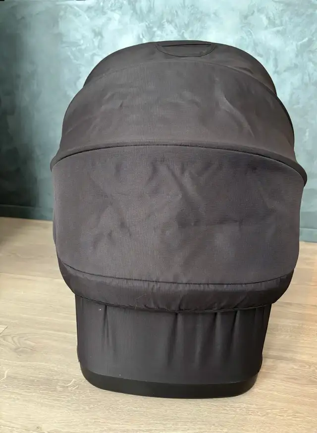 Thule Urban Glide 2 Stroller Bassinet - Black in Strollers, Carriers & Car Seats in Ottawa - Image 3