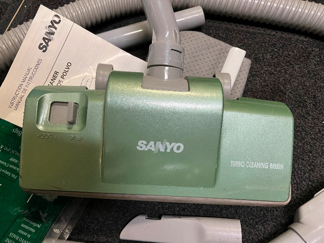 Sanyo vacuum cleaner in Vacuums in Edmonton - Image 4