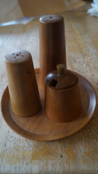 WOOD SPICE SET FOR TABLE