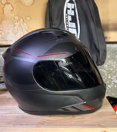 Je vends ce casque intégral HJC CL-17, -GRANDEUR MEDIUM. Voici quelques détails techniques : - Modèl...