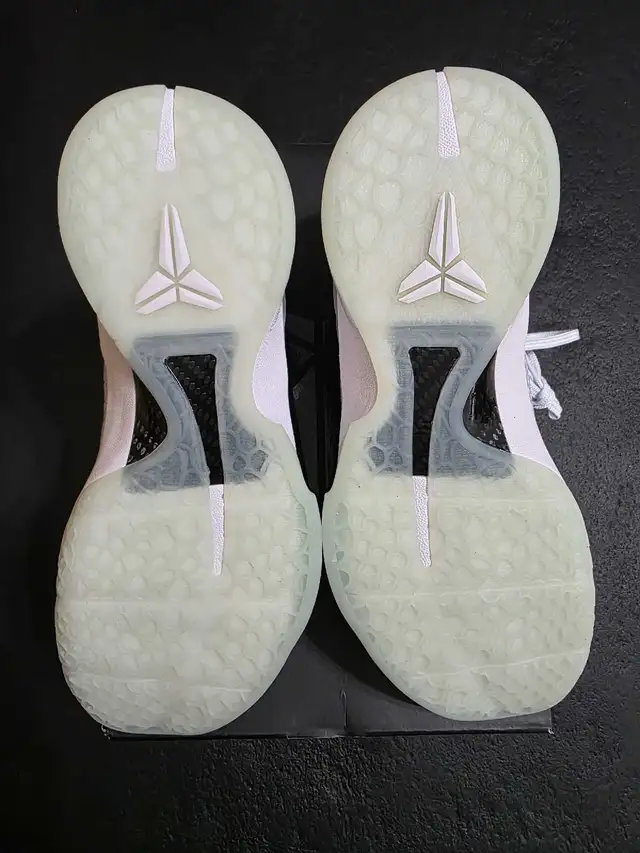 Kobe 6 Platinum in Men's Shoes in Mississauga / Peel Region - Image 6