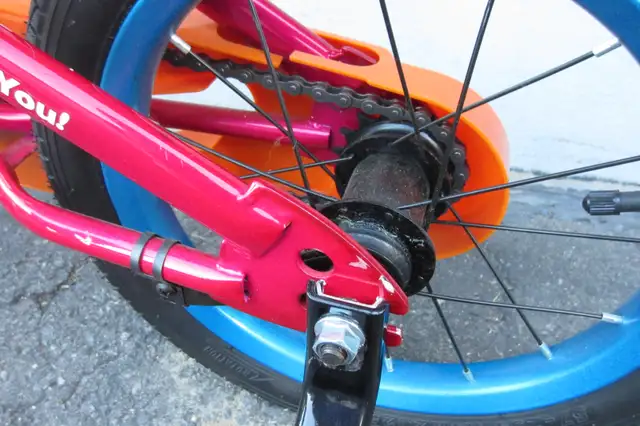 Girls bike 14 inch tire size - Great Condition in Kids in Cornwall - Image 10