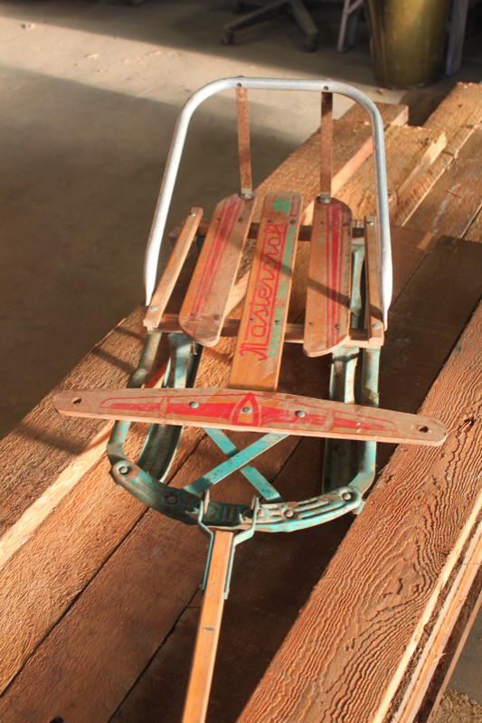 Antique sled in Arts & Collectibles in Kitchener / Waterloo - Image 4