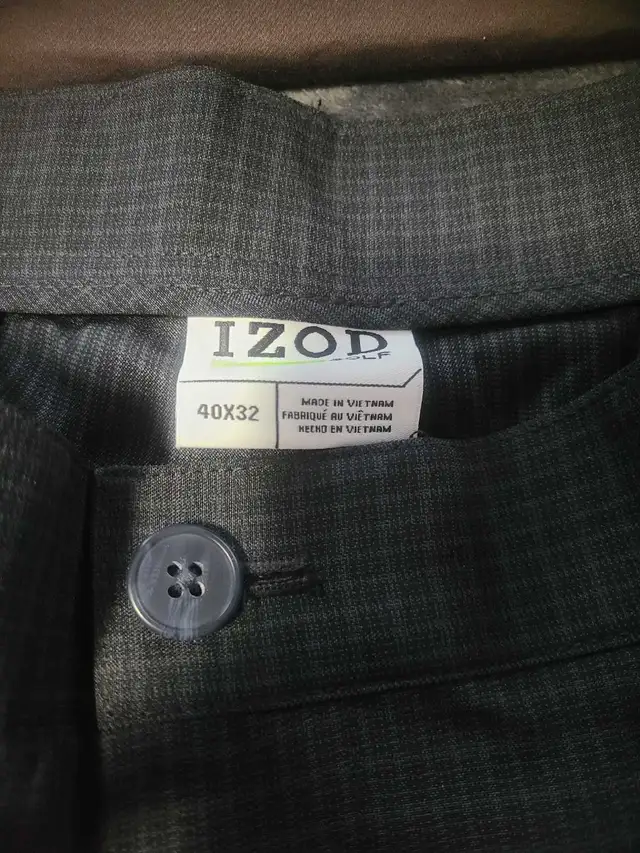 Mens Izod golf pants 40/32 in Golf in Cambridge - Image 6